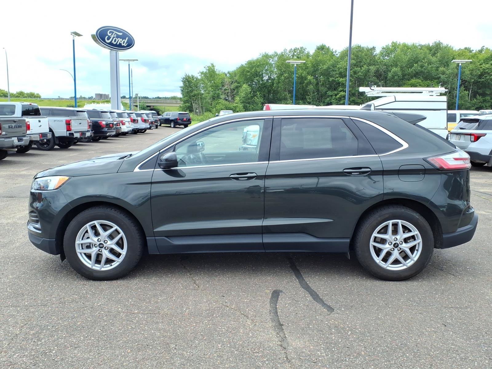 Certified 2024 Ford Edge SEL AWD/4WD image 2