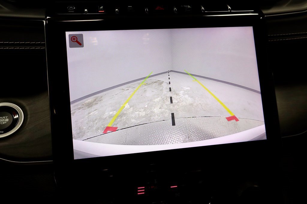 Used 2022 Jeep Grand Cherokee Overland w/ Luxury Tech Group IV image 9