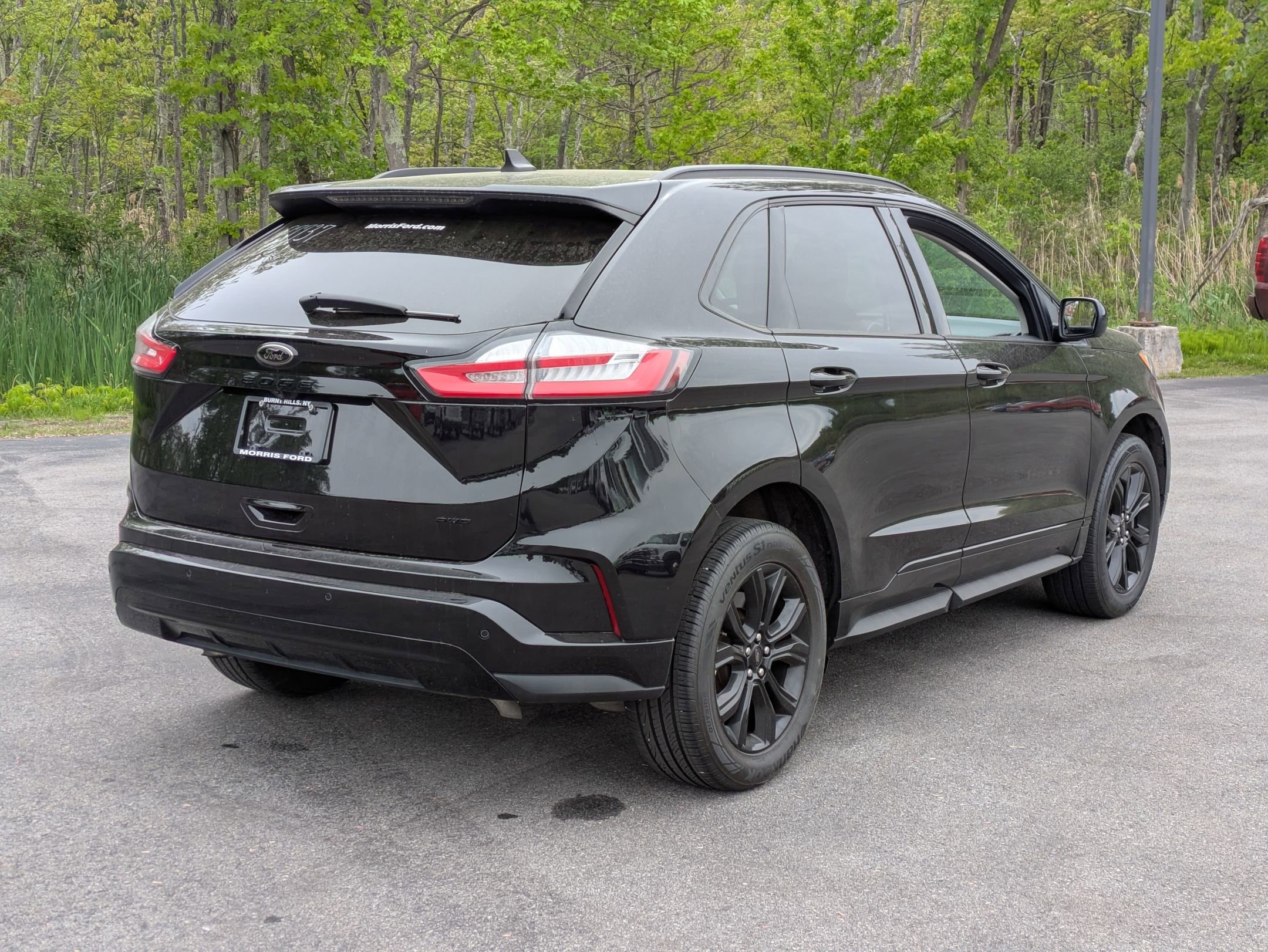 Certified 2022 Ford Edge SE w/ Black Appearance Package AWD/4WD image 3