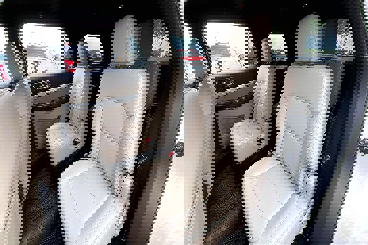 Certified 2018 Ford Explorer XLT w/ Equipment Group 202A image 21