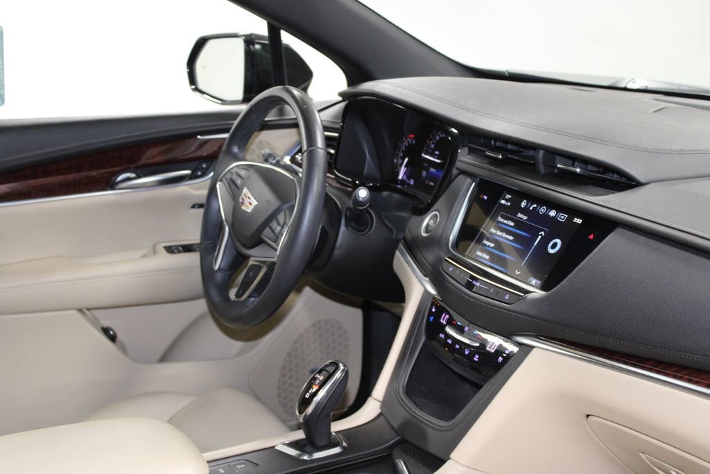 Used 2018 Cadillac XT5 Premium Luxury FWD image 30
