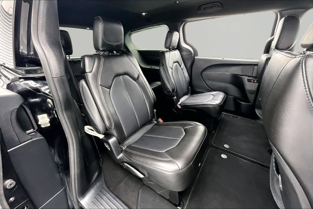 Used 2025 Chrysler Pacifica Select FWD image 27