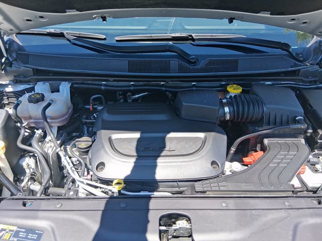 Used 2024 Chrysler Pacifica Touring-L FWD image 20