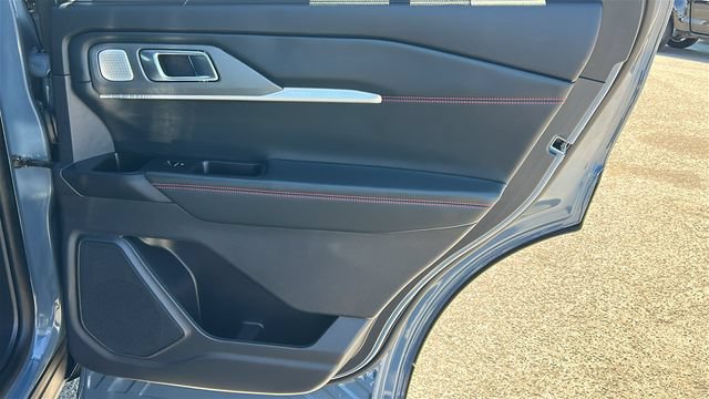 Certified 2025 Ford Explorer ST RWD image 12