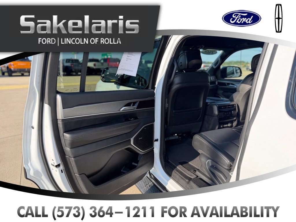 Used 2025 Jeep Wagoneer Series II w/ 8-Passenger Seating Package AWD/4WD image 32