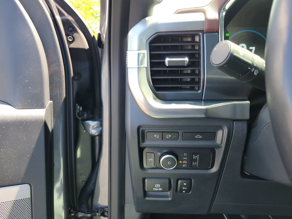 Certified 2022 Ford F150 Lariat w/ Equipment Group 502A High AWD/4WD image 22