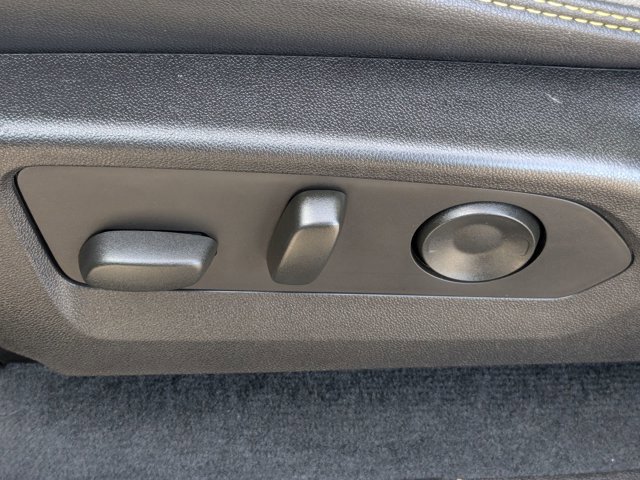 Used 2023 Chevrolet Colorado ZR2 w/ ZR2 Convenience Package III image 18