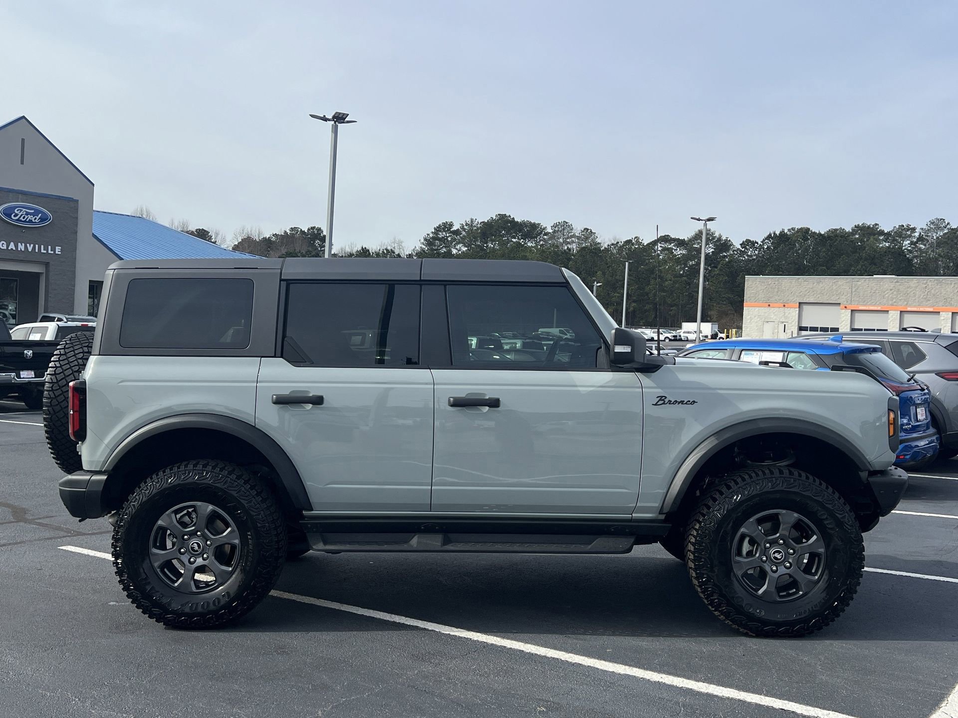 Certified 2024 Ford Bronco Badlands image 2