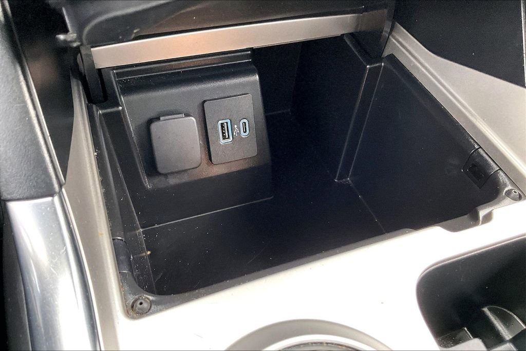 Certified 2022 Ford Explorer Limited RWD image 25
