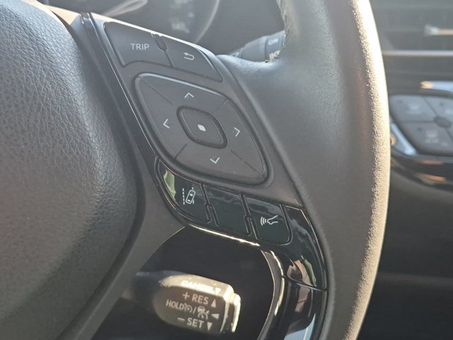 Used 2020 Toyota C-HR XLE FWD image 19