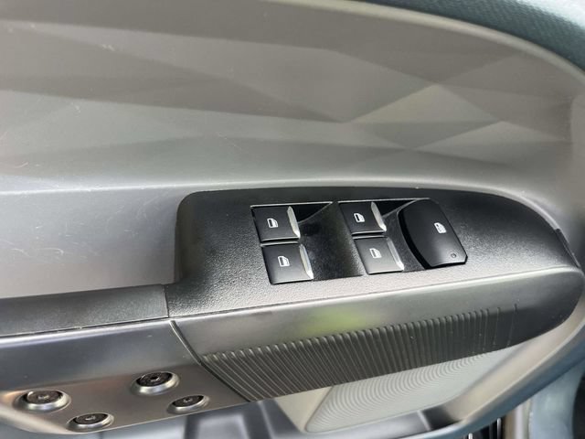 Certified 2025 Ford Maverick XL FWD image 19