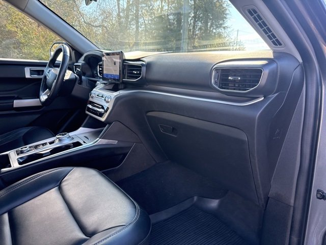 Certified 2022 Ford Explorer XLT w/ Equipment Group 202A image 26