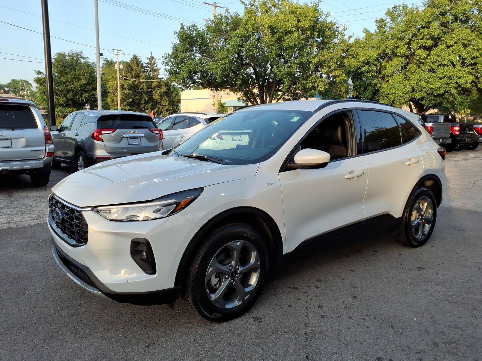 Certified 2025 Ford Escape ST-Line Select AWD/4WD image 6