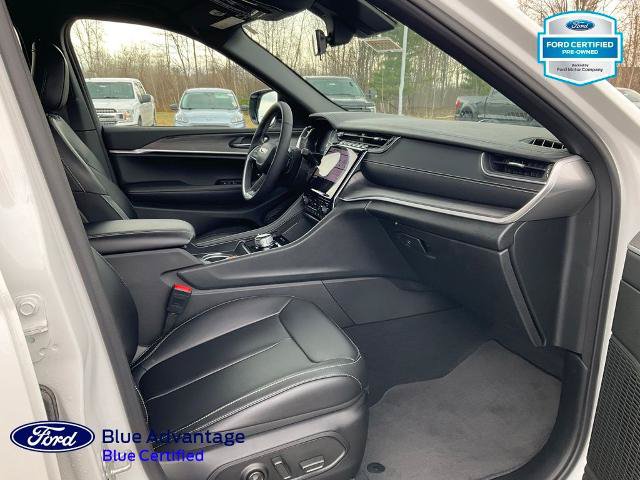 Used 2025 Jeep Grand Cherokee Limited AWD/4WD image 19