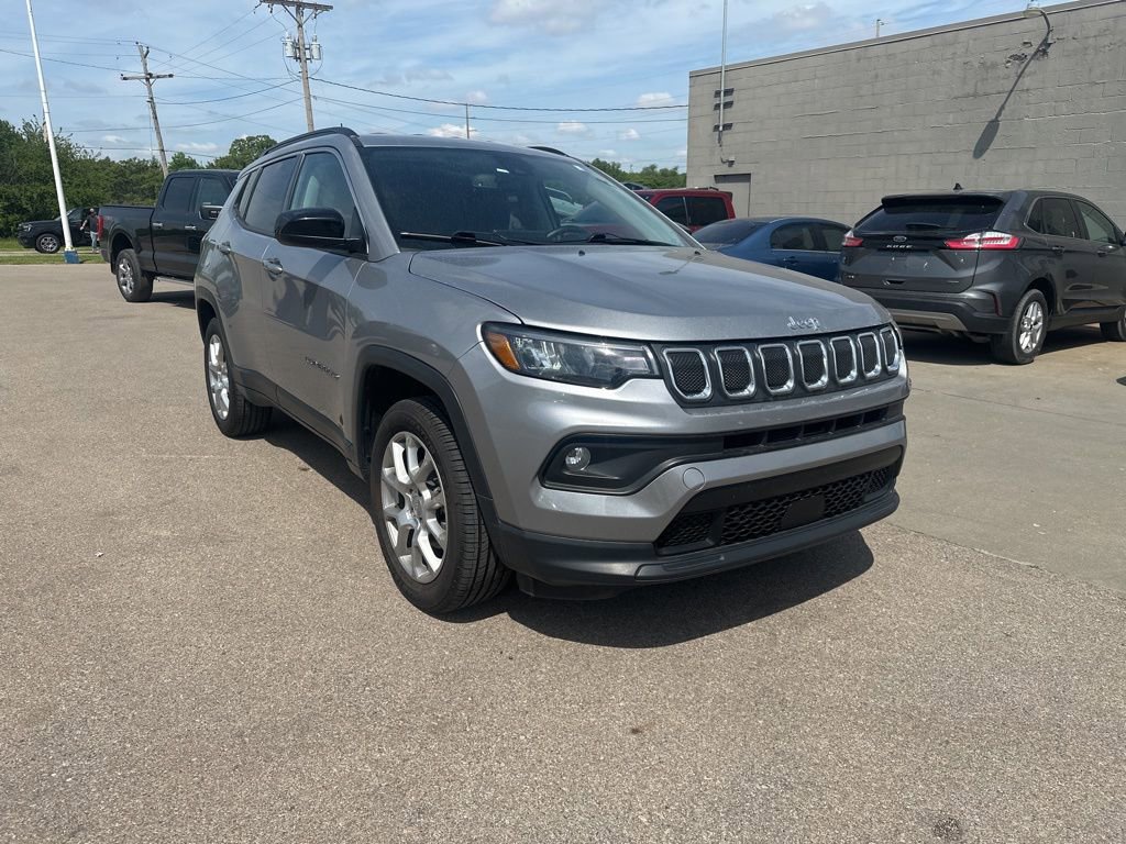 Used 2022 Jeep Compass Latitude AWD/4WD image 1