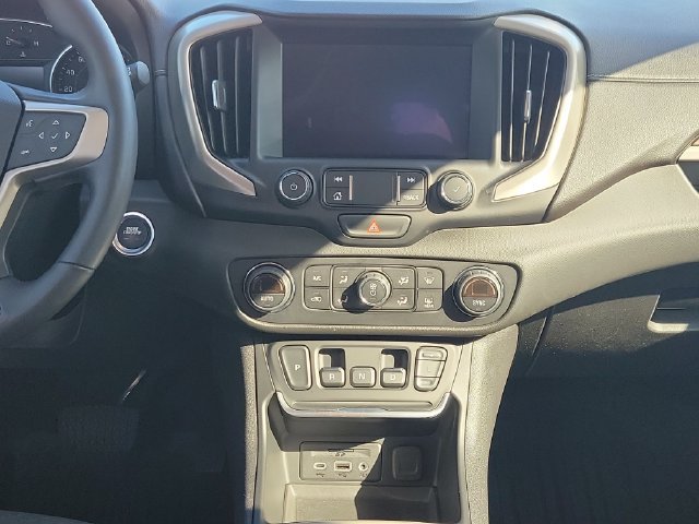 Used 2020 GMC Terrain Denali w/ Denali Premium Package FWD image 21