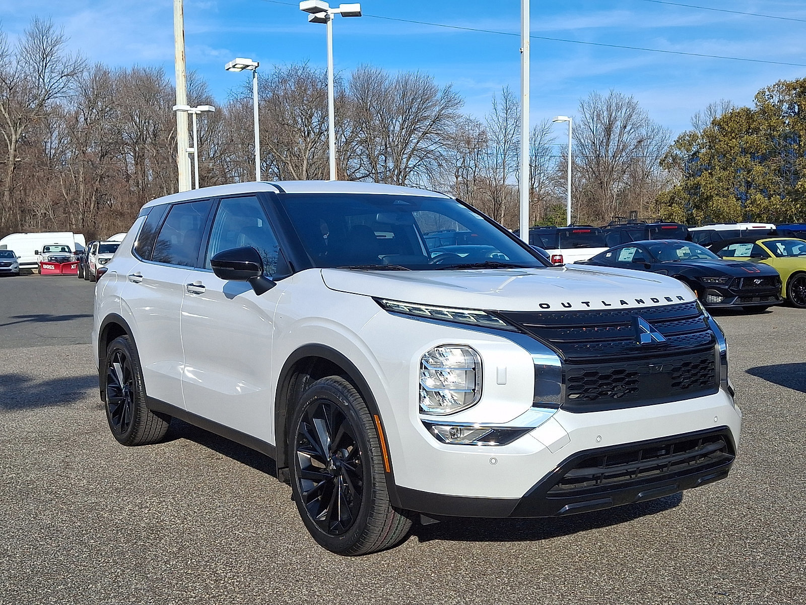Used 2023 Mitsubishi Outlander SE Black Edition image 11