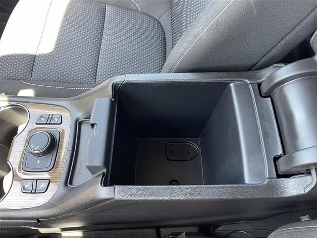 Used 2023 GMC Acadia SLE w/ Driver Convenience Package FWD image 31