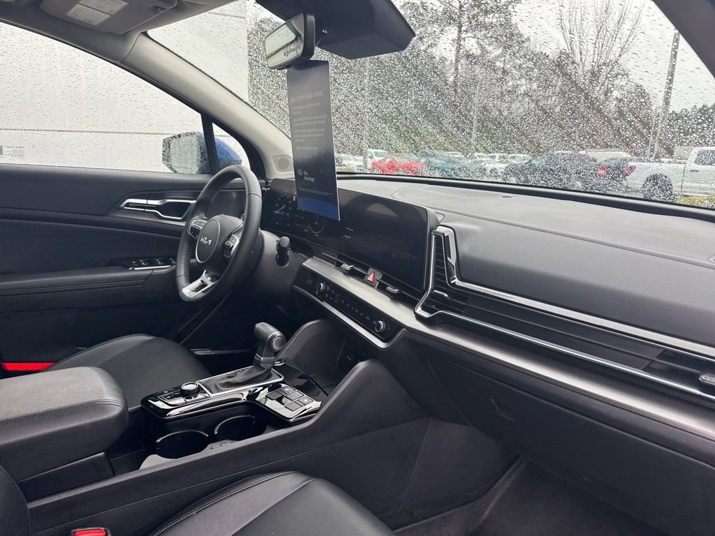 Used 2025 Kia Sportage SX image 32
