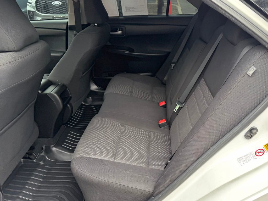 Used 2017 Toyota Camry LE image 29