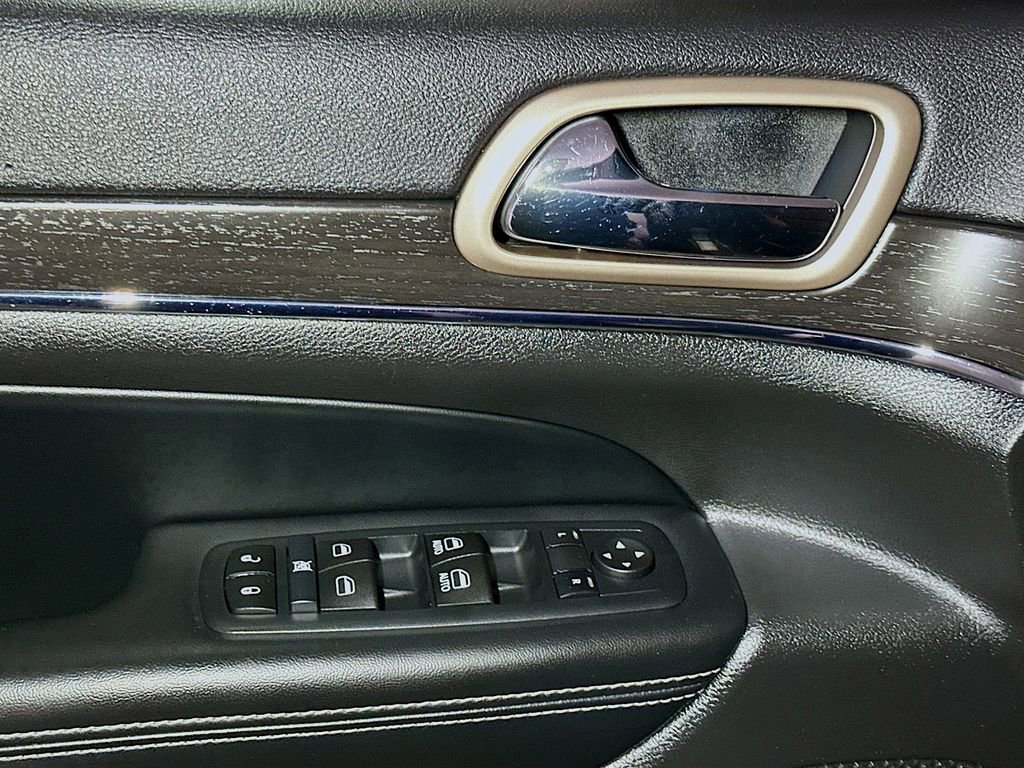 Used 2017 Jeep Grand Cherokee Limited AWD/4WD image 18