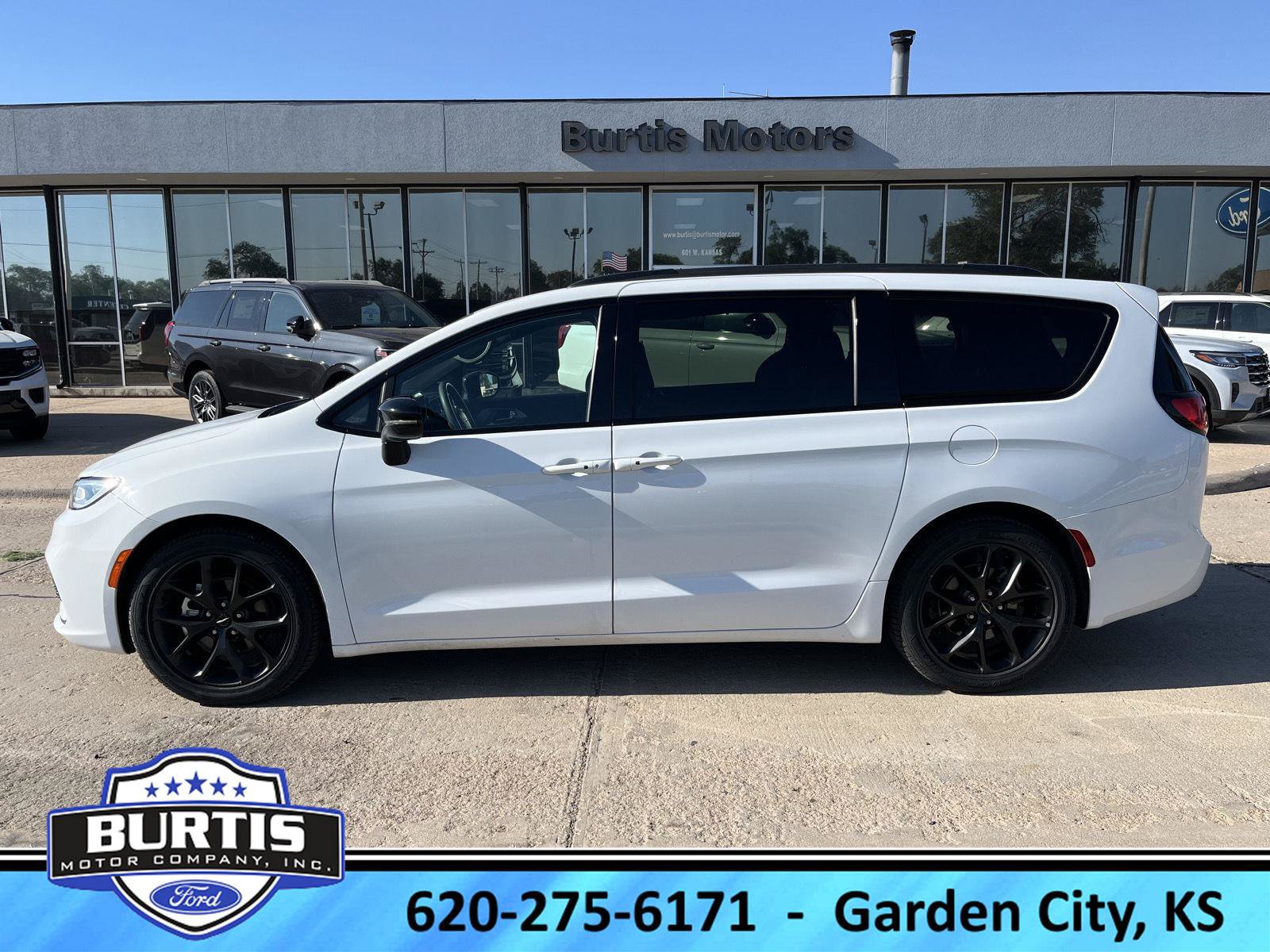 Used 2025 Chrysler Pacifica Limited