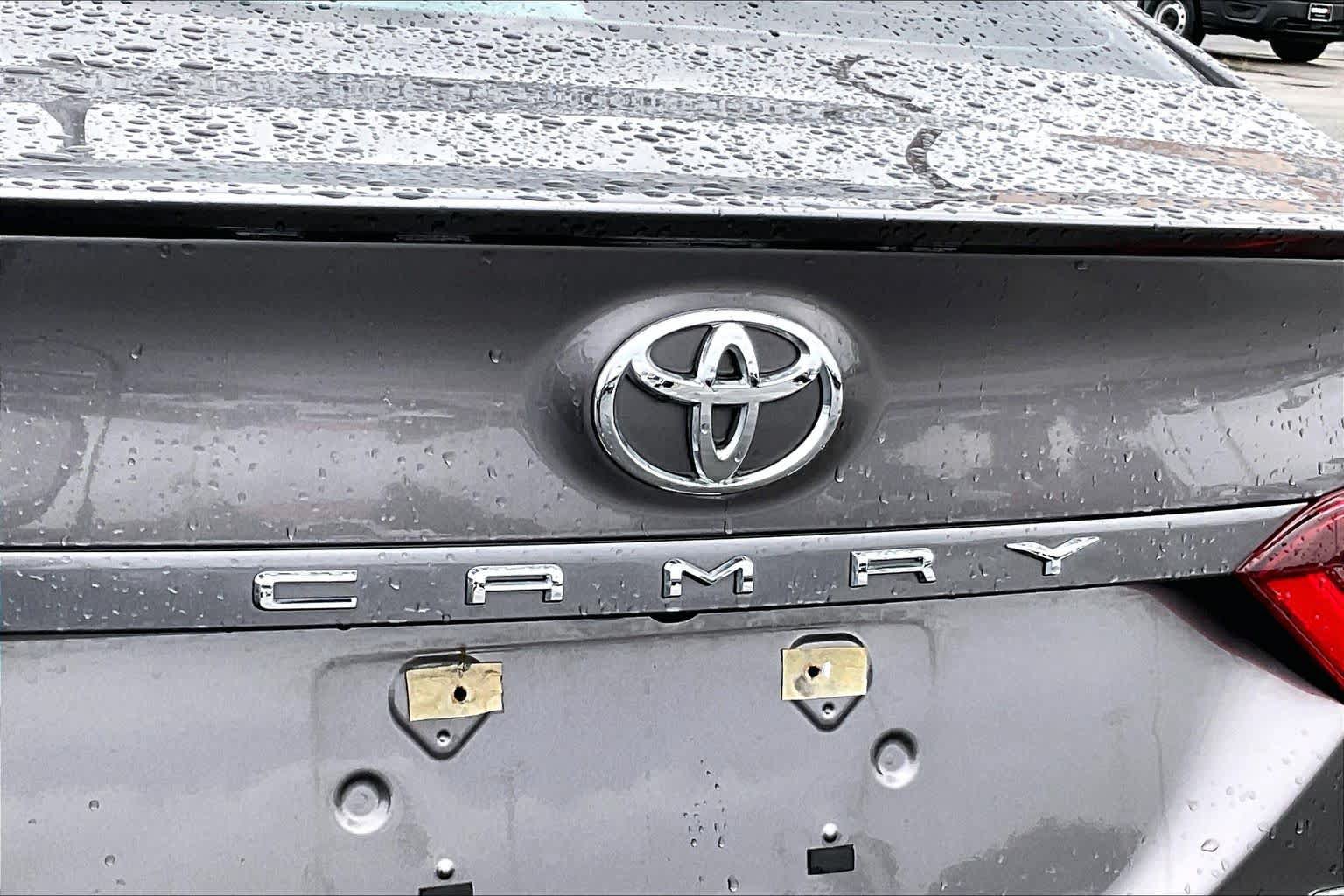 Used 2022 Toyota Camry SE FWD image 10