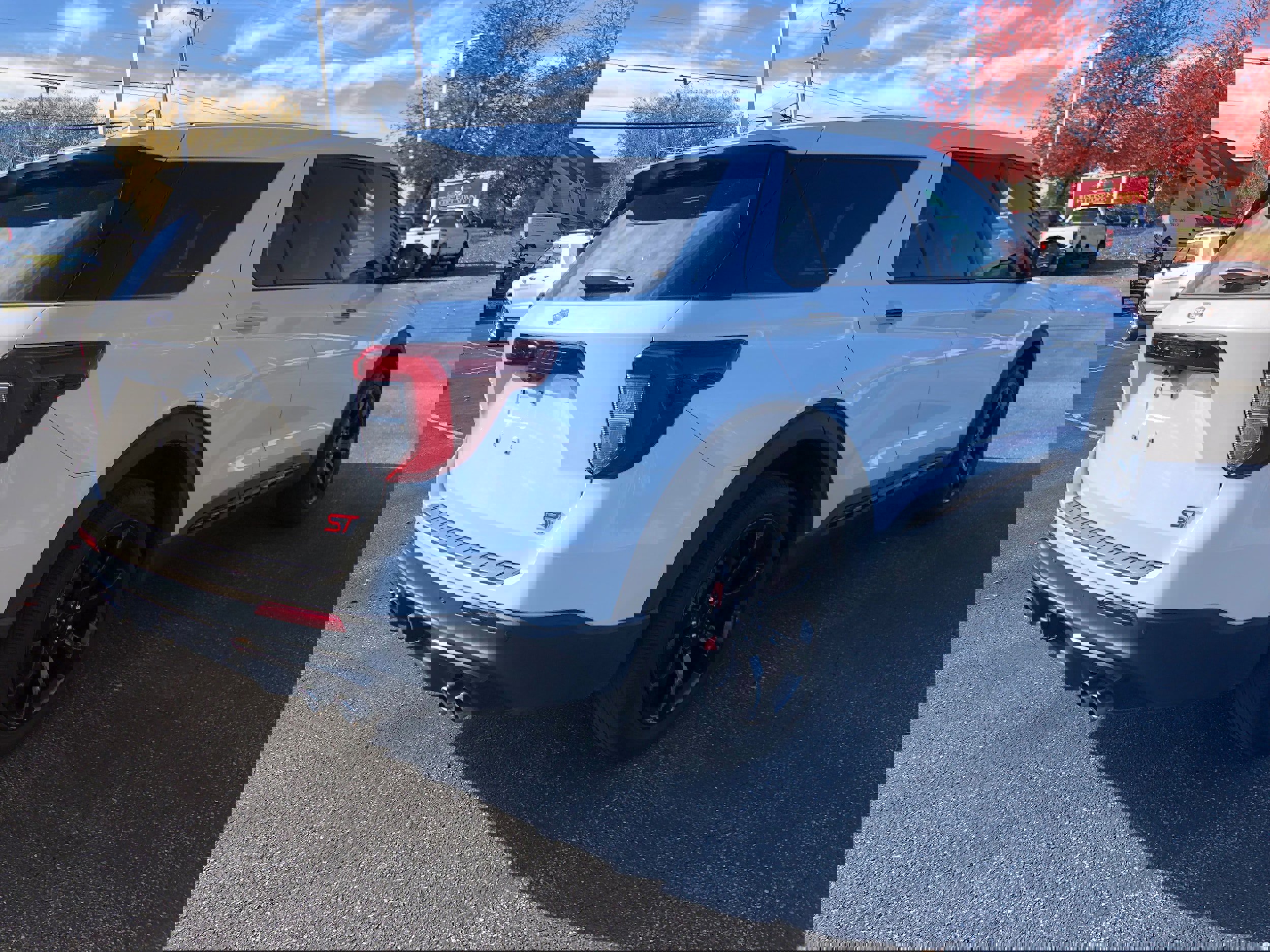 Certified 2022 Ford Explorer ST w/ Equipment Group 401A image 4