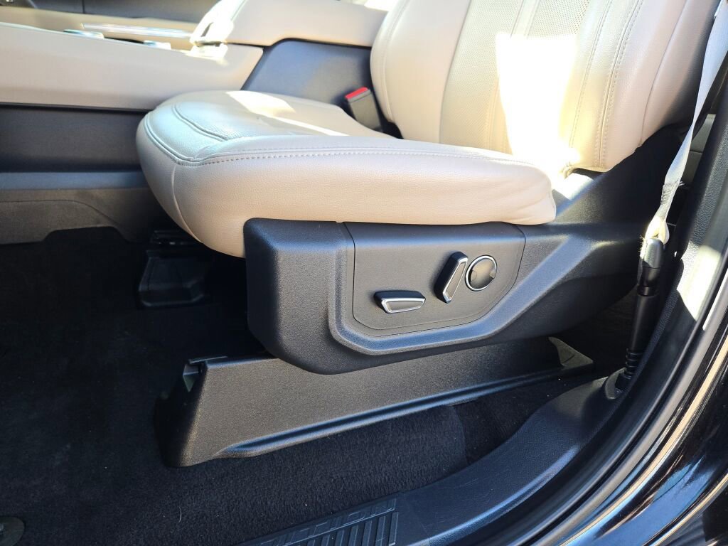 Certified 2023 Ford Expedition Max Limited image 27