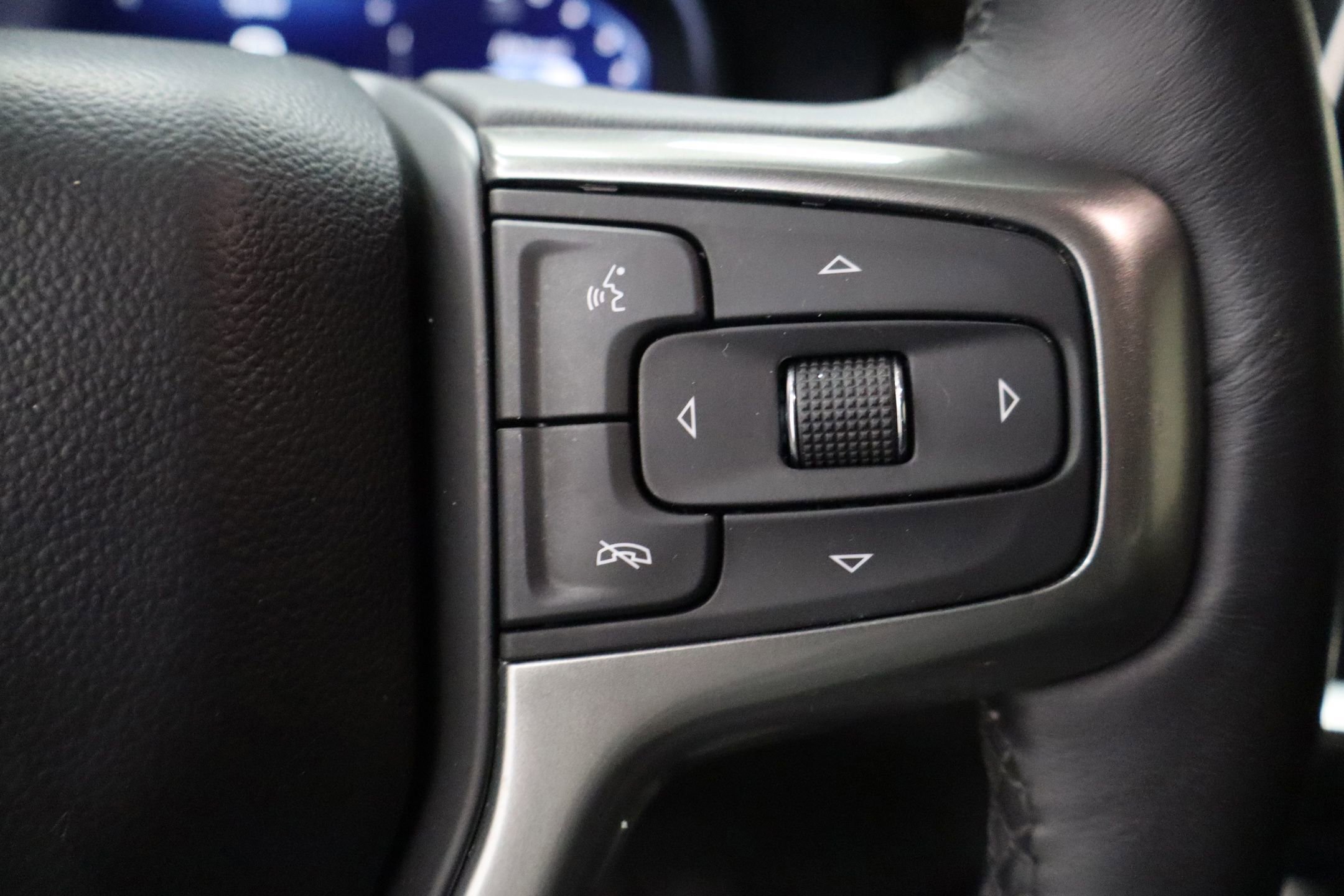 Used 2022 Chevrolet Suburban Premier image 22