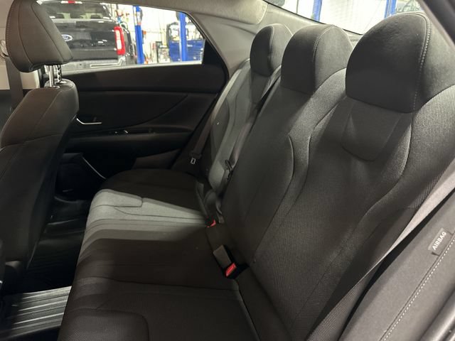 Used 2026 Hyundai Elantra SE FWD image 30