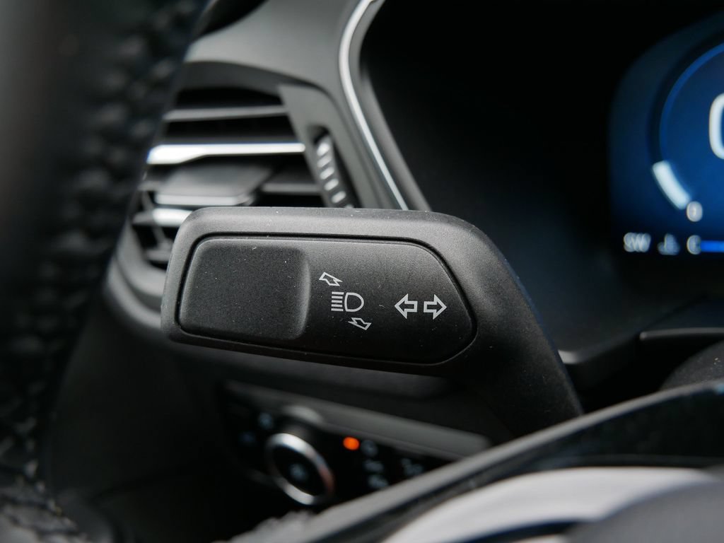 Certified 2024 Ford Escape Platinum AWD/4WD image 19