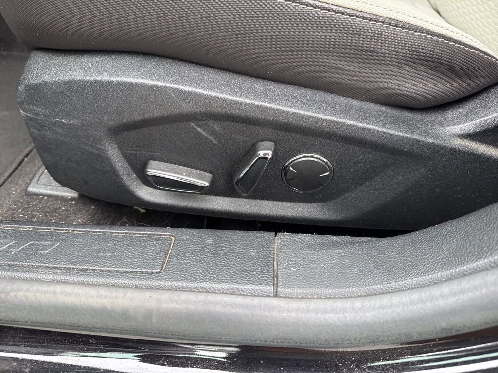 Certified 2019 Ford Fusion SE w/ Equipment Group 151A image 10