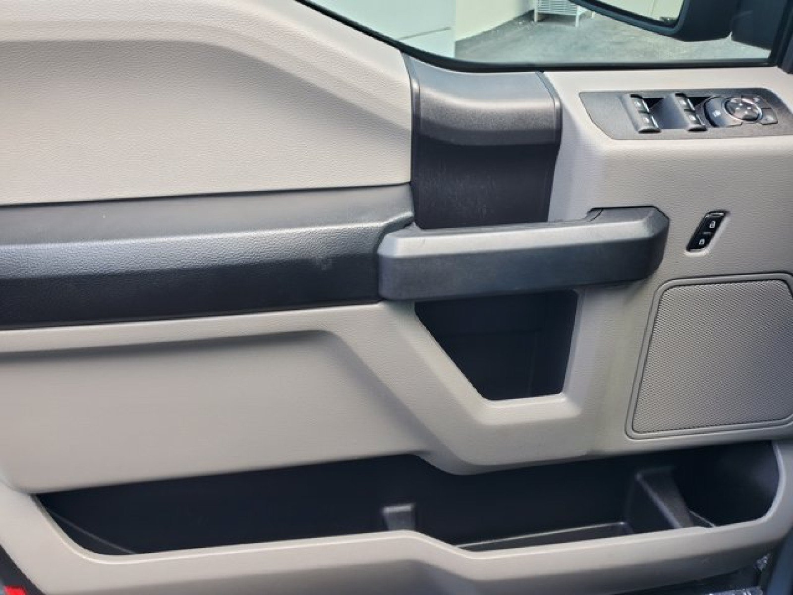 Certified 2019 Ford F150 XL w/ Equipment Group 101A Mid RWD image 11