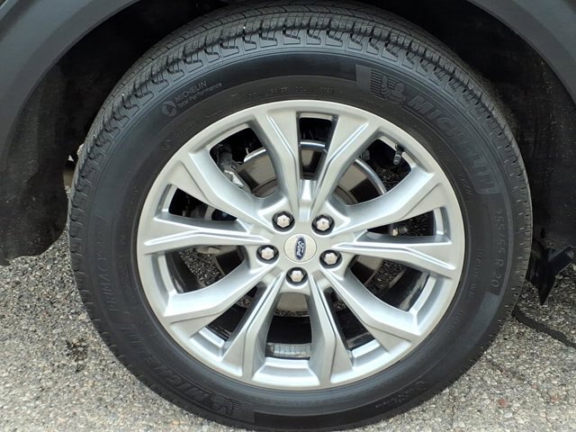 Certified 2023 Ford Explorer XLT w/ Equipment Group 202A AWD/4WD image 25