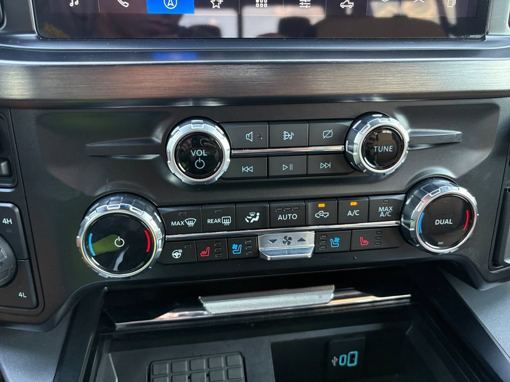 Certified 2024 Ford F350 Lariat w/ Lariat Ultimate Package AWD/4WD image 17