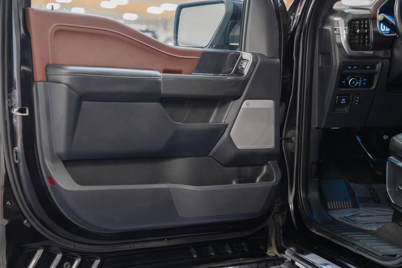 Certified 2023 Ford F150 Lariat w/ Equipment Group 502A High image 49