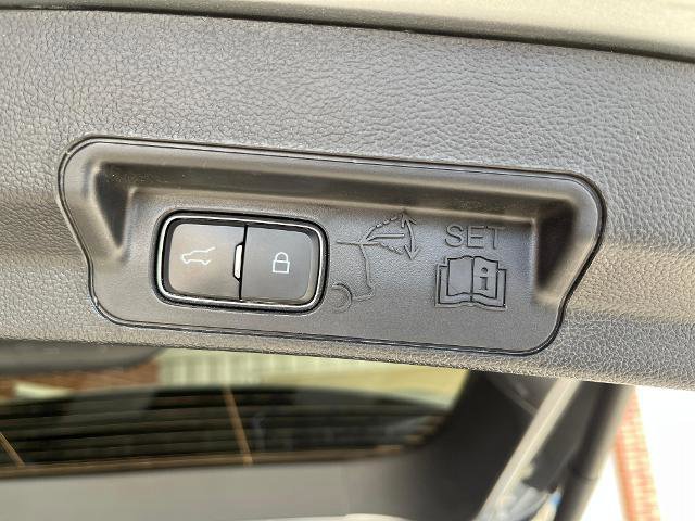 Certified 2020 Ford Explorer XLT w/ Equipment Group 202A image 37