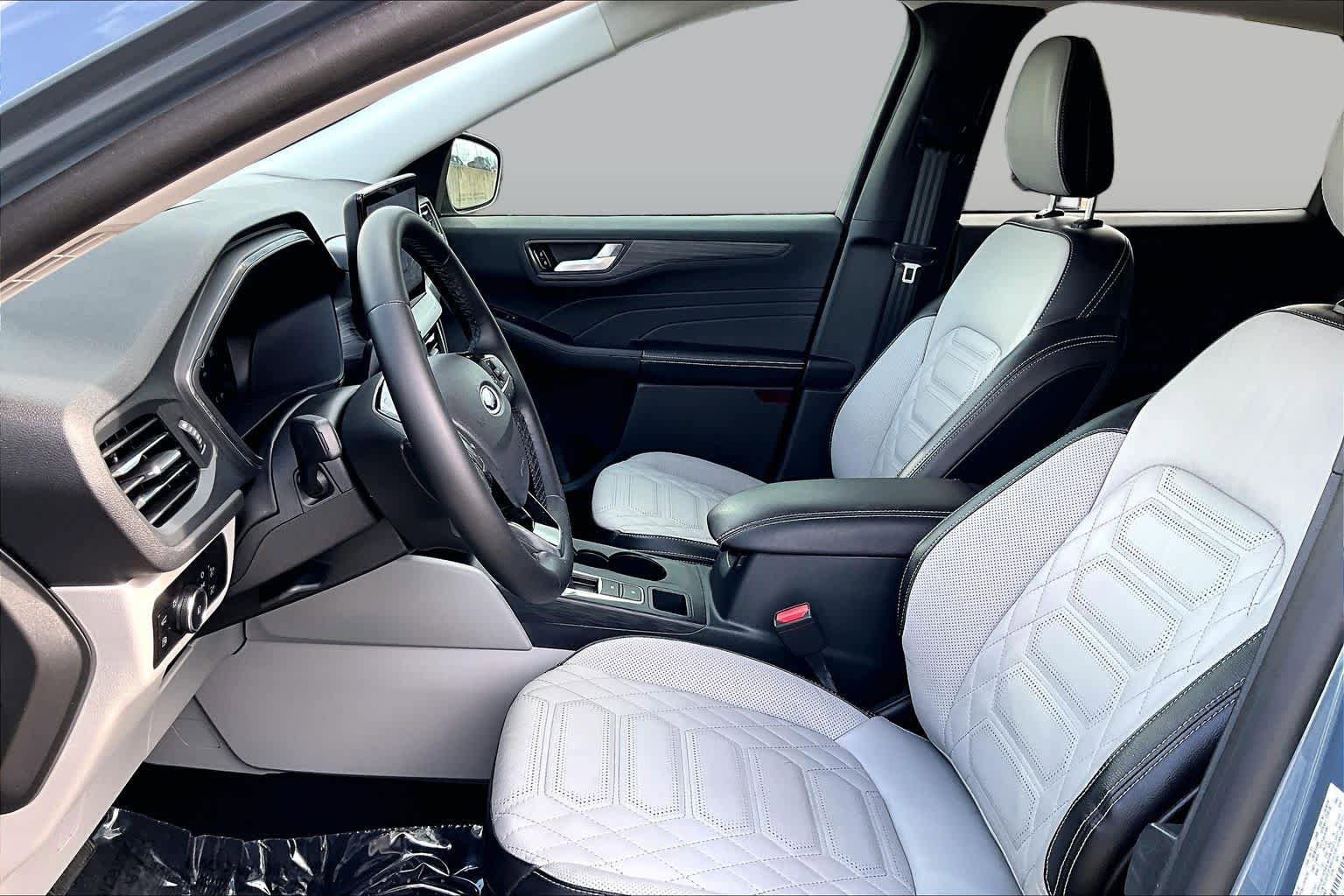 Certified 2023 Ford Escape Platinum w/ Premium Technology Package FWD image 8