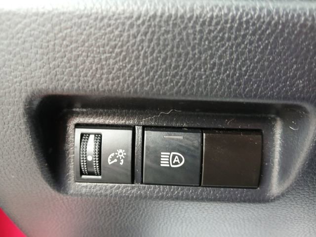 Used 2025 Toyota RAV4 LE FWD image 17