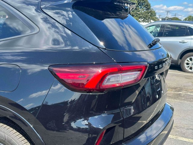 Certified 2024 Ford Escape ST-Line image 9