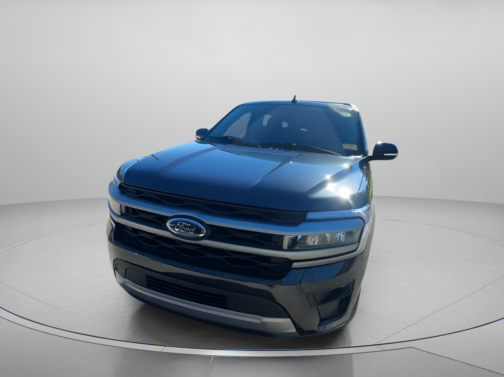 Certified 2023 Ford Expedition XLT image 2