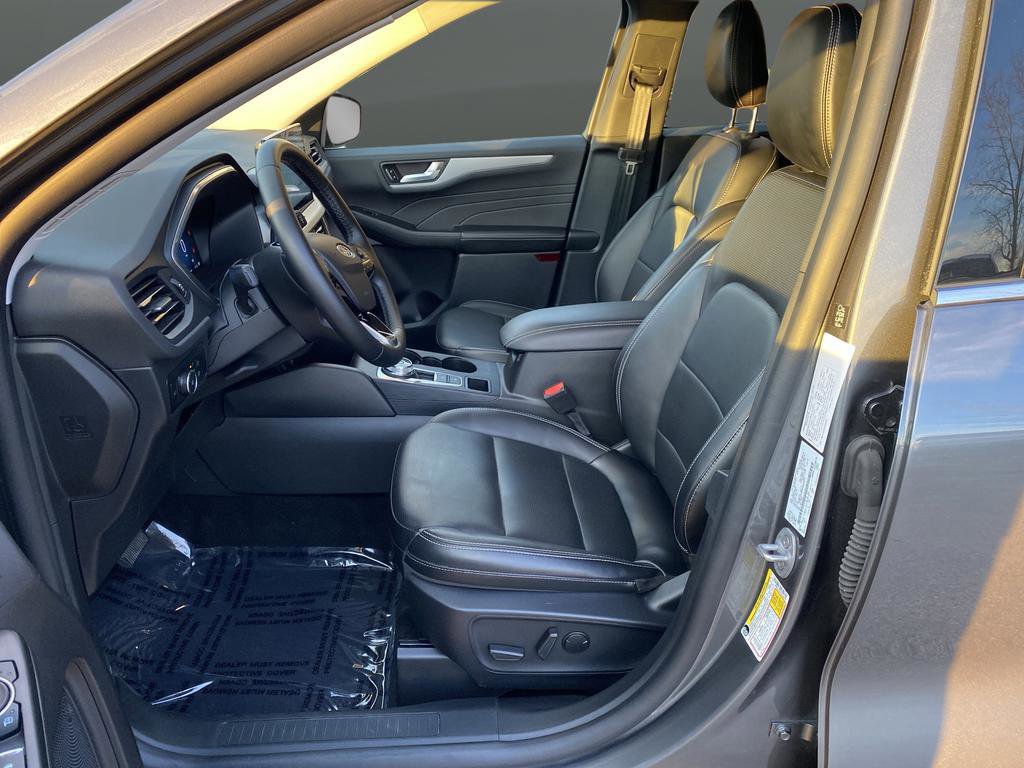 Certified 2025 Ford Escape Platinum image 10