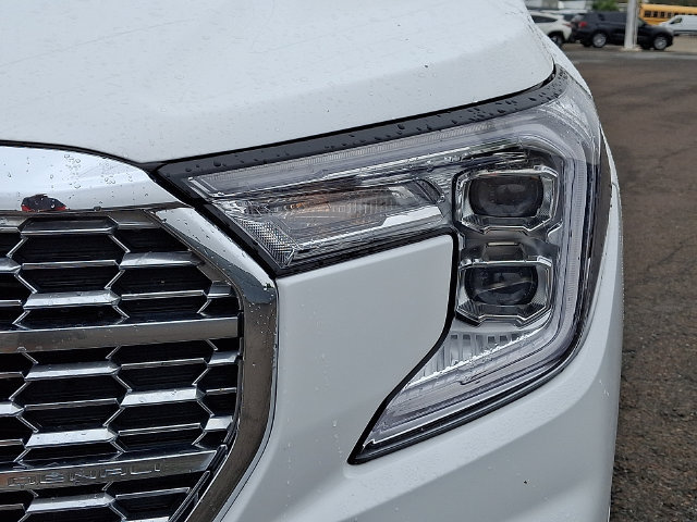 Used 2022 GMC Terrain Denali w/ Denali Premium Package AWD/4WD image 9