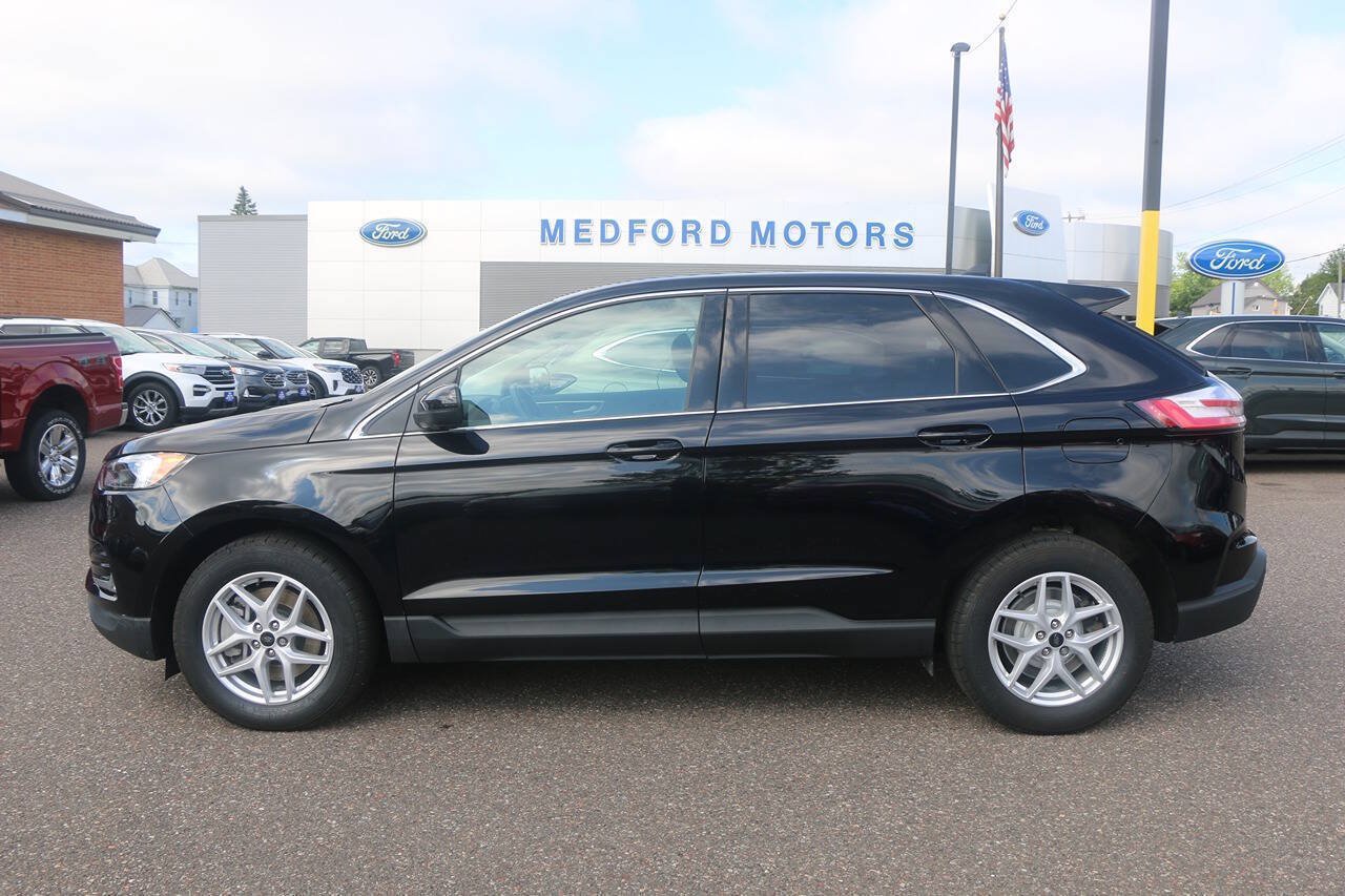 Certified 2024 Ford Edge SEL w/ Convenience Package AWD/4WD image 2