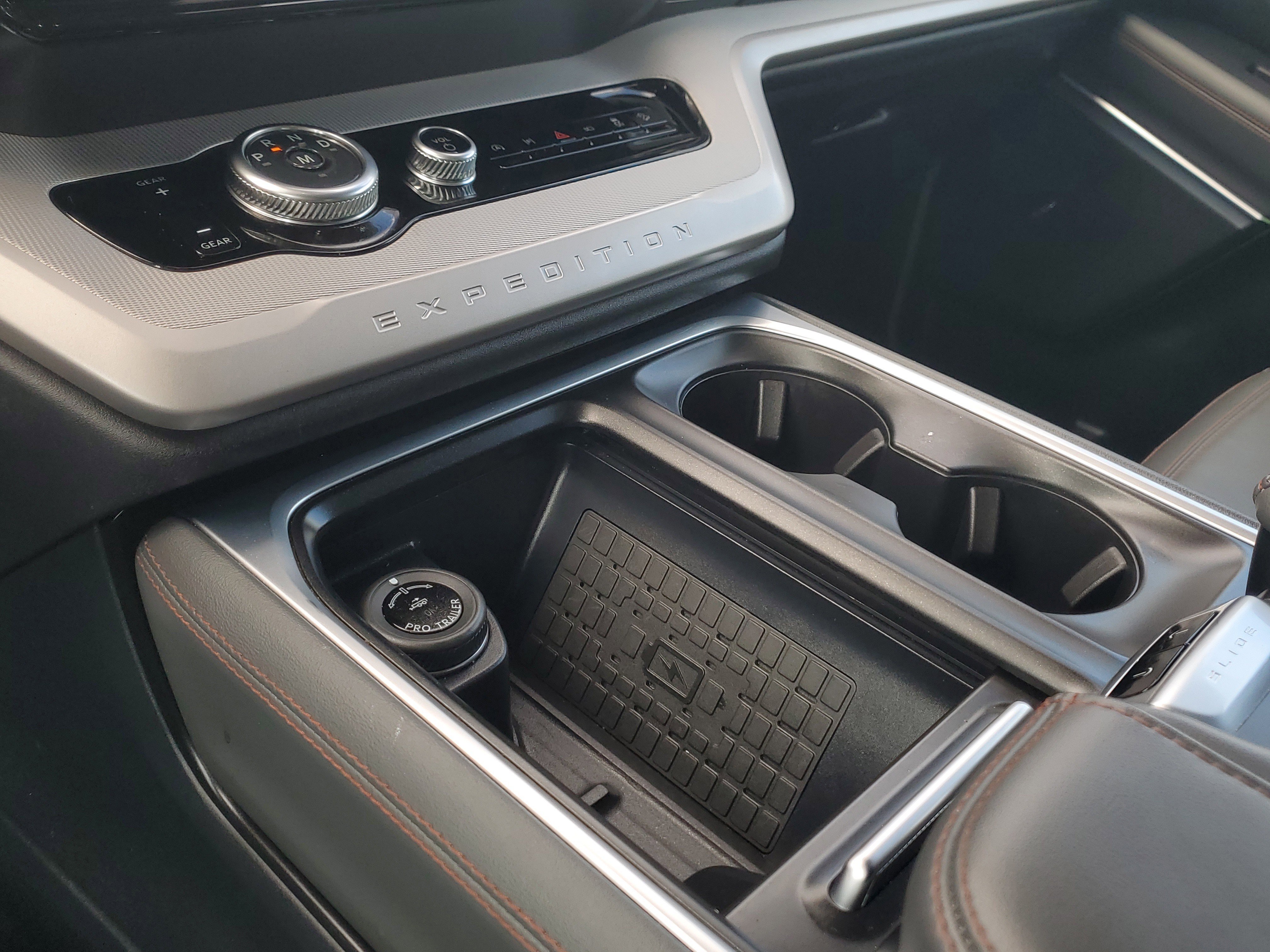 Certified 2025 Ford Expedition Active image 29