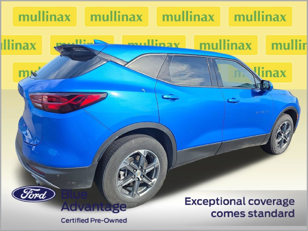 Used 2025 Chevrolet Blazer LT AWD/4WD image 3