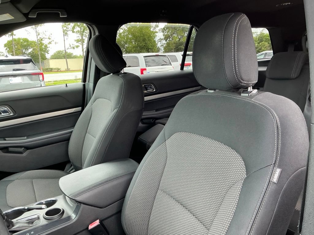 Certified 2018 Ford Explorer XLT FWD image 41
