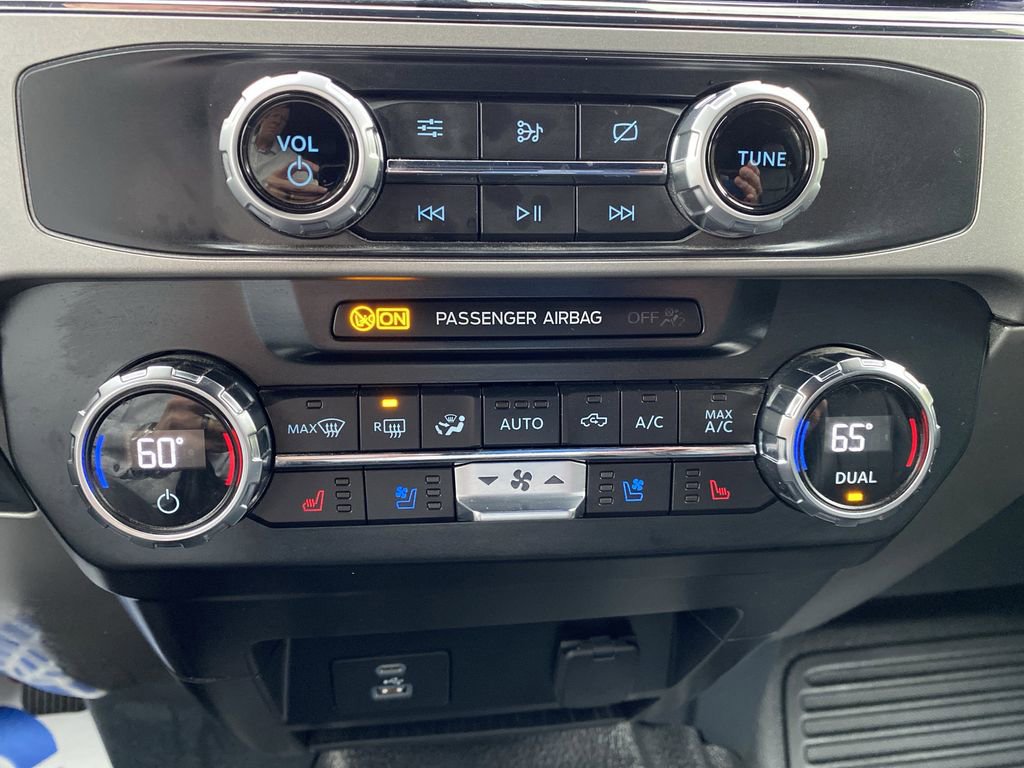 Certified 2022 Ford F350 Lariat w/ Tremor Off-Road Package image 25