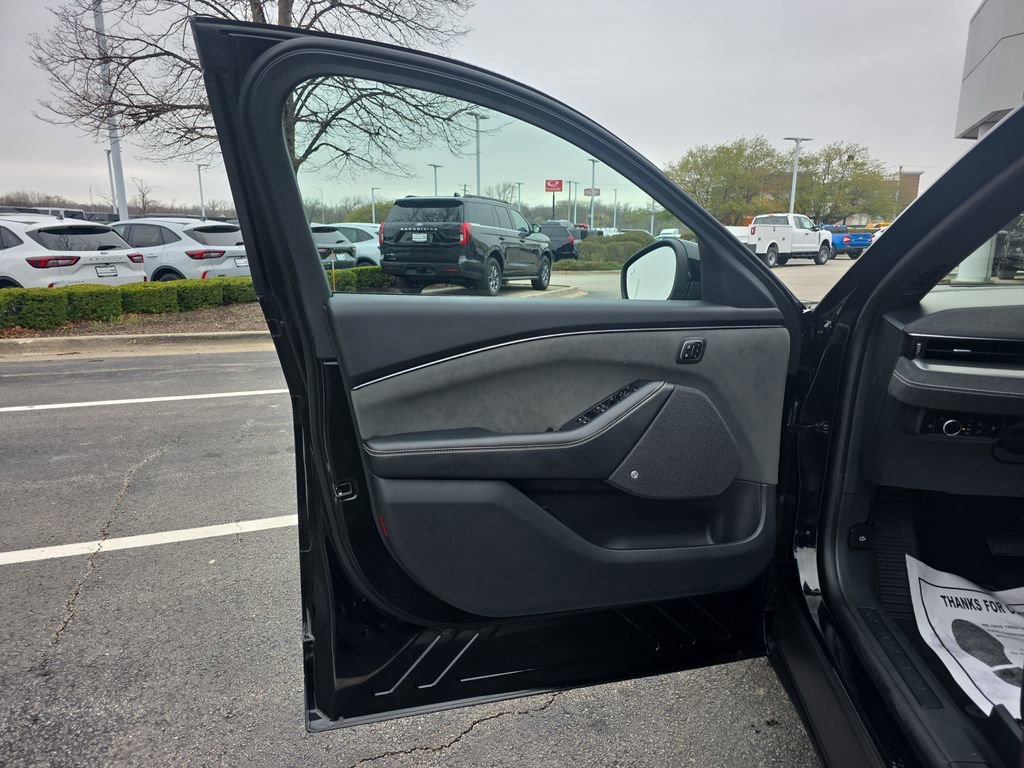 Certified 2025 Ford Mustang Mach-E GT image 15